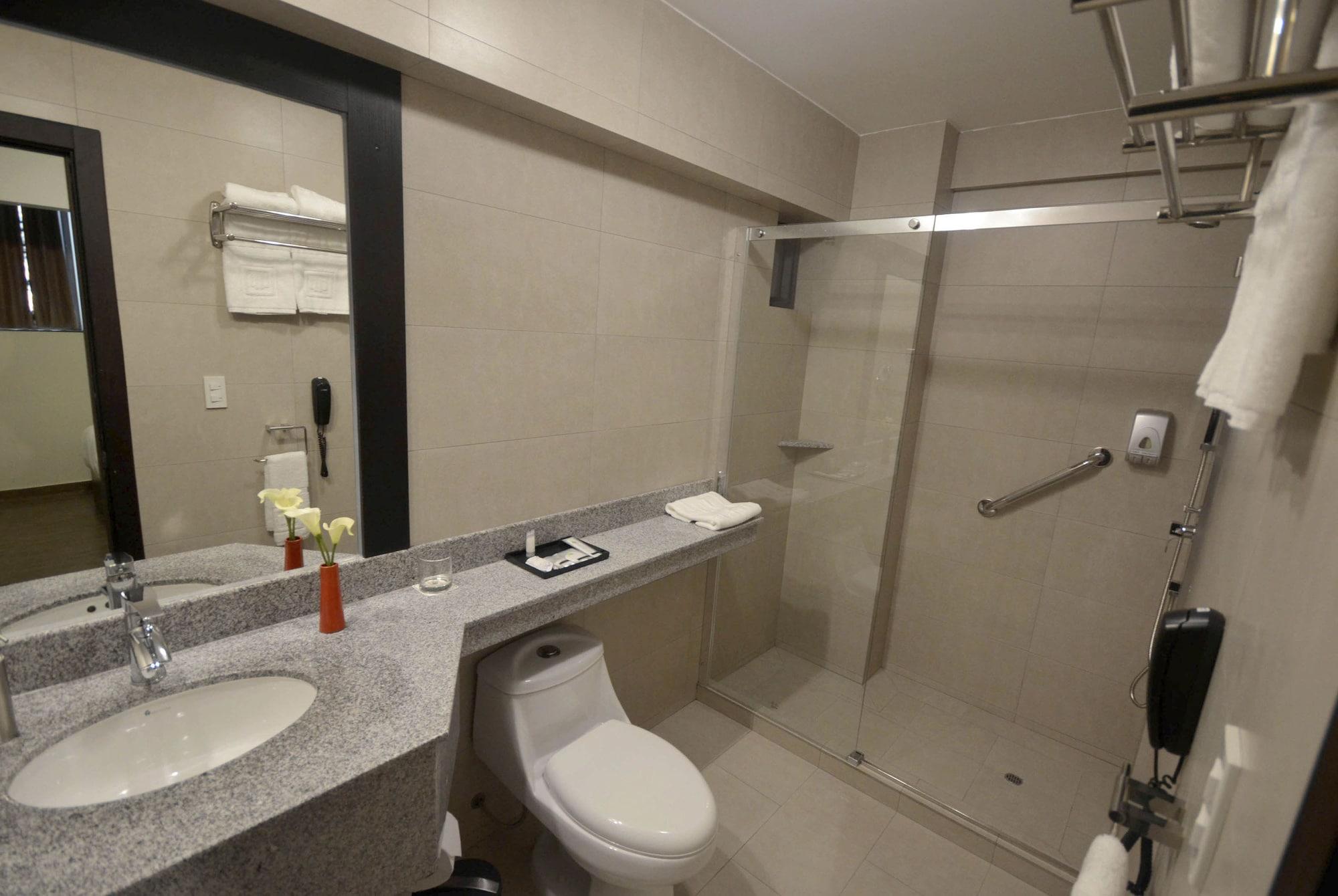 Qp Hotels Трухільйо Екстер'єр фото